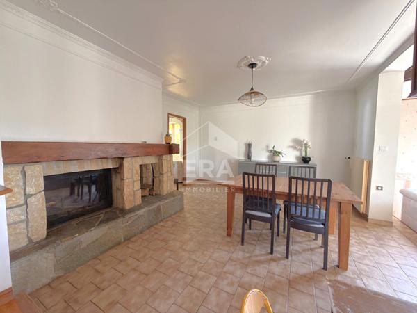 Maison de plain-pied de 112 m² avec dépendance de 47 m² à Saint-Ouen-en-Brie