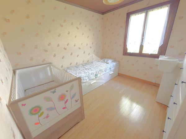 Maison de plain-pied de 112 m² avec dépendance de 47 m² à Saint-Ouen-en-Brie