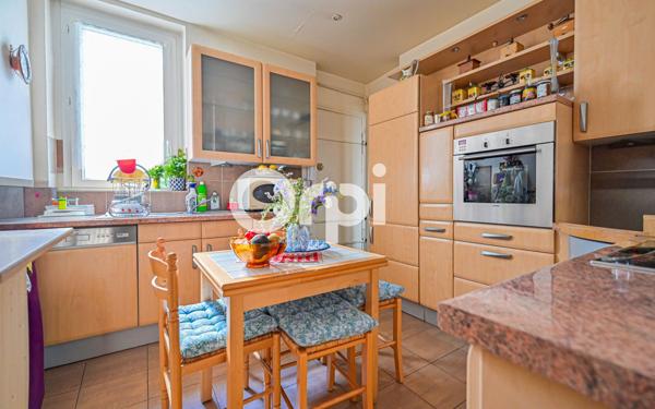 Appartement à vendre    6 pièces • 123,84 m2 Paris 11