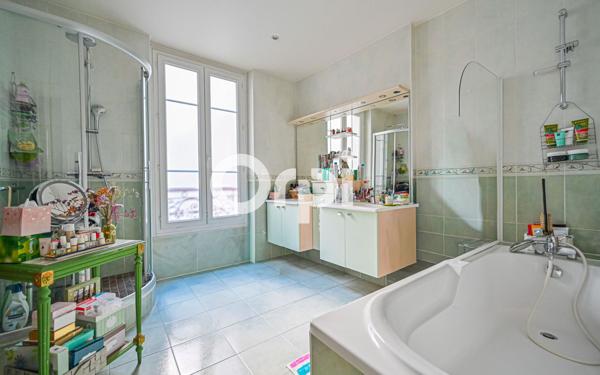 Appartement à vendre    6 pièces • 123,84 m2 Paris 11
