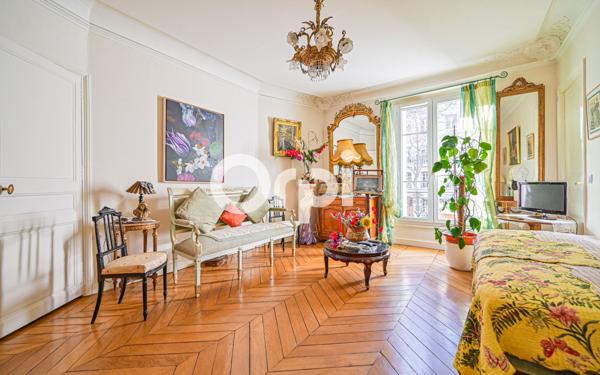 Appartement à vendre    6 pièces • 123,84 m2 Paris 11