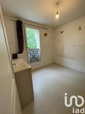 House for sale 5 rooms 93 m² Savigny-le-Temple