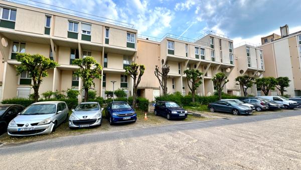 Grand 3 pièces de 70 M2 avec sa Terrasse, exposé plein sud