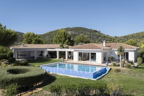 Sanary-sur-Mer / Ollioules – Villa avec vue mer panoramique