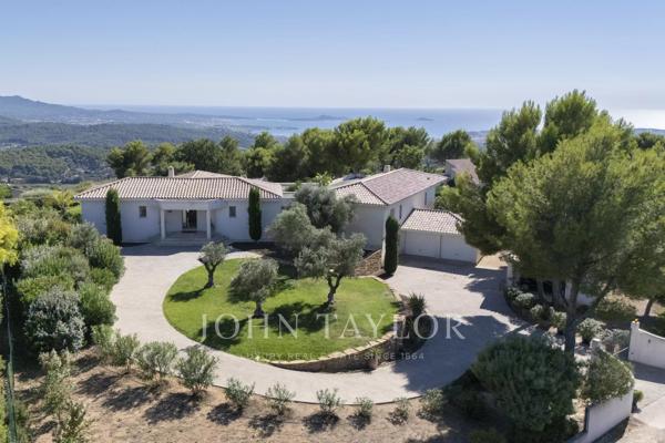 Sanary-sur-Mer / Ollioules – Villa avec vue mer panoramique