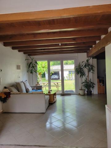 Pavillon rénové avec grande dépendance