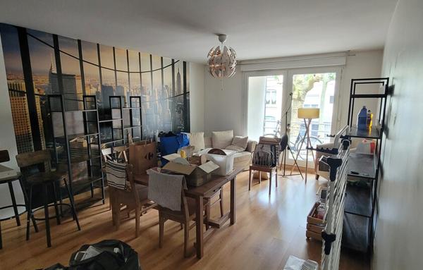 APPARTEMENT 2 CHAMBRES , BALCON , GARAGE