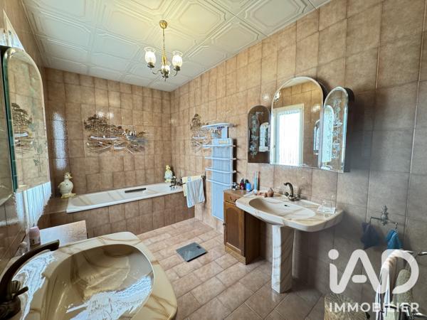 Maison à vendre 5 pièces 138 m² Ruelle-sur-Touvre