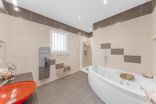 Côte chalonnaise , maison à Givry de 170 m² avec 4 chambres