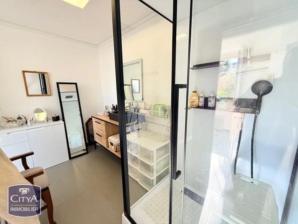 Immeuble à vendre 210m²