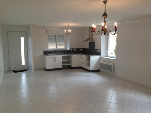 Maison à louer    4 pièces • 98 m2 Lagarrigue