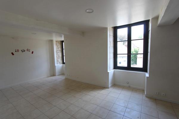 Dpt Côte d'Or (21), à vendre GISSEY SUR OUCHE maison de village P5 de 136 m², terrasse de 28 m².
