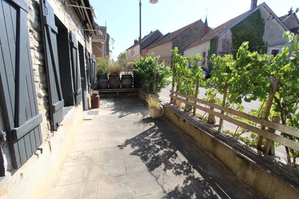 Dpt Côte d'Or (21), à vendre GISSEY SUR OUCHE maison de village P5 de 136 m², terrasse de 28 m².