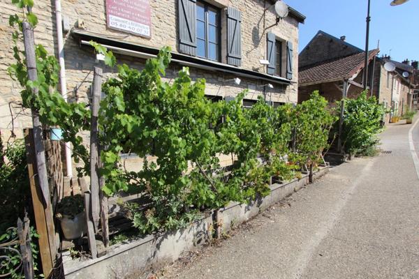 Dpt Côte d'Or (21), à vendre GISSEY SUR OUCHE maison de village P5 de 136 m², terrasse de 28 m².