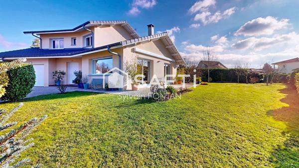 TRES BELLE MAISON D’ARCHITECTE, DE QUALITE, EXTRÊMEMENT BIEN ENTRETENUE ET AU CALME.