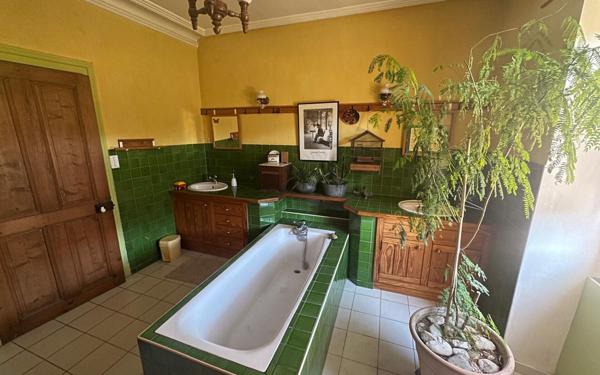 Maison à vendre    10 pièces •  Lancrans