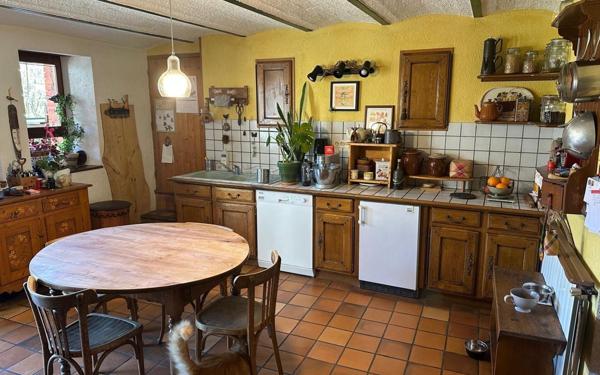 Maison à vendre    10 pièces •  Lancrans