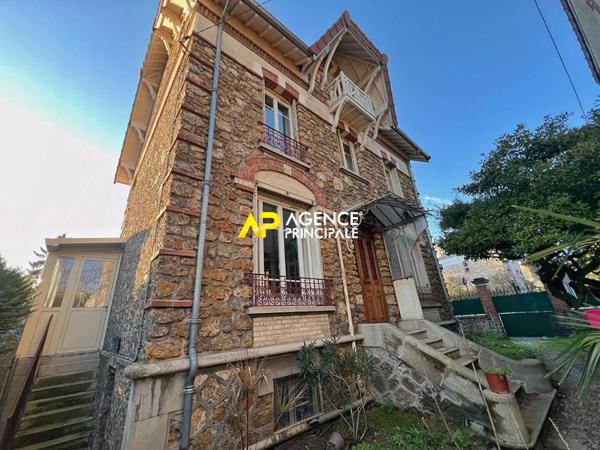 Argenteuil centre-ville Maison de Prestige à Vendre - 5 Chambres, 160 m² €599 000 ** - Référence 4526