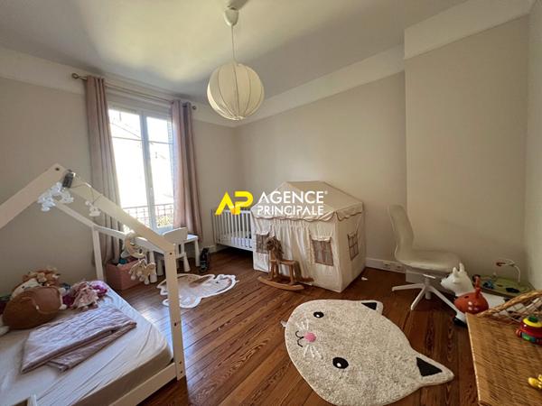 Argenteuil centre-ville Maison de Prestige à Vendre - 5 Chambres, 160 m² €599 000 ** - Référence 4526