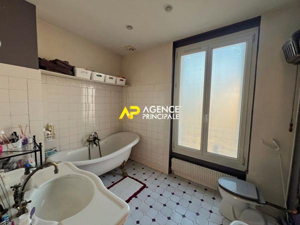 Argenteuil centre-ville Maison de Prestige à Vendre - 5 Chambres, 160 m² €599 000 ** - Référence 4526