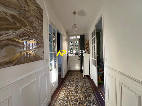 Argenteuil centre-ville Maison de Prestige à Vendre - 5 Chambres, 160 m² €599 000 ** - Référence 4526