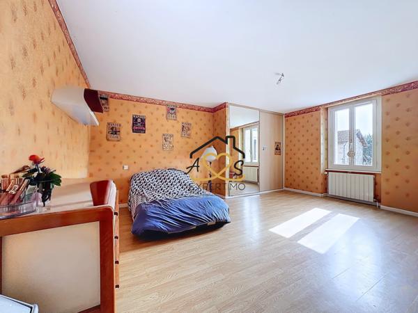 Saint-Dier-d'Auvergne (63520) Maison familiale avec nombreuses dépendances – 4 chambres – Terrain clos – Saint-Dier-d’Auvergne