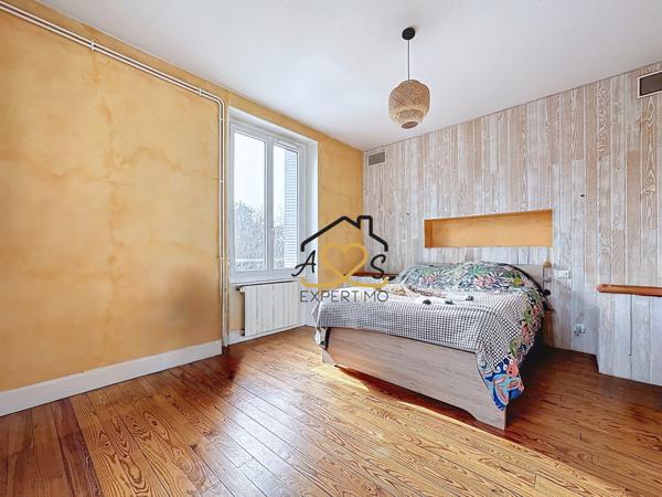 Saint-Dier-d'Auvergne (63520) Maison familiale avec nombreuses dépendances – 4 chambres – Terrain clos – Saint-Dier-d’Auvergne