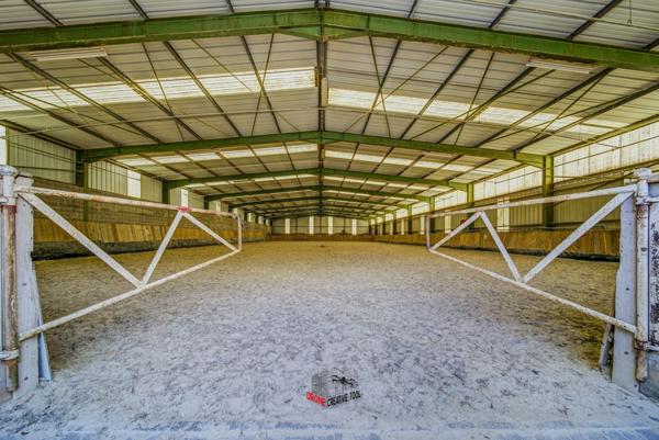 CORPS DE FERME AVEC PLUSIEURS BÂTIMENTS ET LOGEMENTS