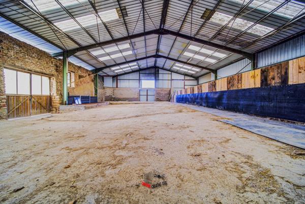 CORPS DE FERME AVEC PLUSIEURS BÂTIMENTS ET LOGEMENTS