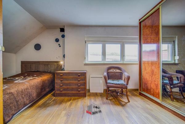 CORPS DE FERME AVEC PLUSIEURS BÂTIMENTS ET LOGEMENTS