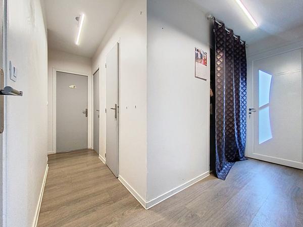 Maison de 101 m² - 3 chambres dont une suite parentale - garage - terrain arboré de 2700 m²