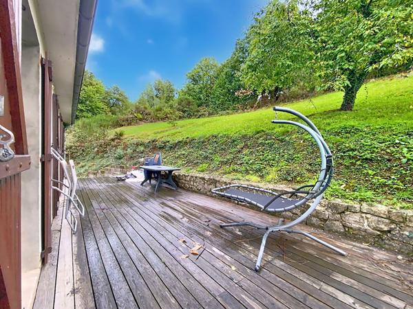 Maison de 101 m² - 3 chambres dont une suite parentale - garage - terrain arboré de 2700 m²