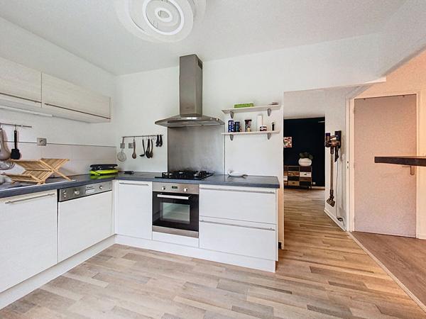 Maison de 101 m² - 3 chambres dont une suite parentale - garage - terrain arboré de 2700 m²