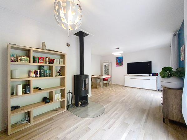 Maison de 101 m² - 3 chambres dont une suite parentale - garage - terrain arboré de 2700 m²