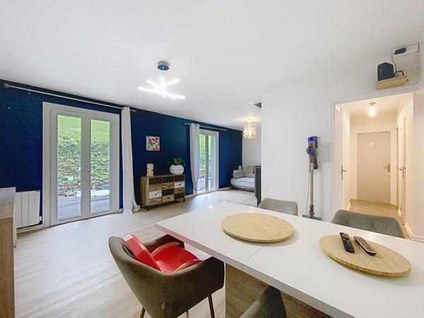 Maison de 101 m² - 3 chambres dont une suite parentale - garage - terrain arboré de 2700 m²