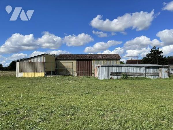 MAISON ET DEPENDANCES SUR 2 HECTARES DE TERRAIN