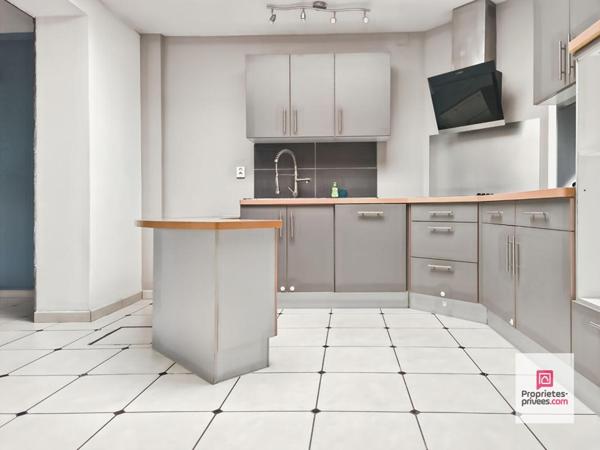 LEERS (59115) Centre ville, maison de rangée, de type semi flamande, avec 3 chambres, jardin, terrasse