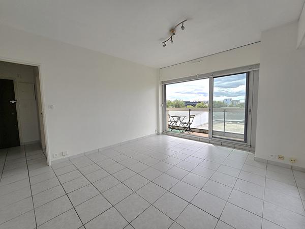 Appartement T2 – Grand balcon – Vue panoramique sur Nantes & Loire