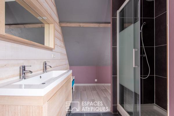 Lumineuse maison familiale avec dépendances