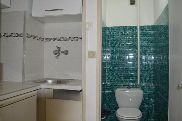 13010 Marseille Timone Studio de 27 m2 4éme étage , ascenseur expo Sud Ouest.