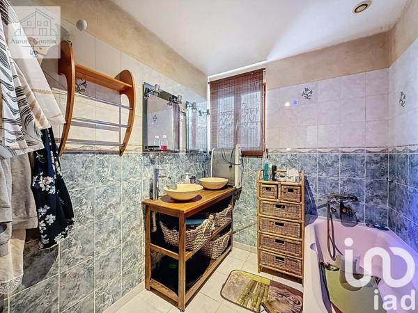 Maison 4 pièces de 115 m² à Lucenay-lès-Aix (58380)