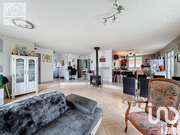 Maison 4 pièces de 115 m² à Lucenay-lès-Aix (58380)