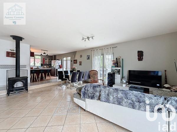 Maison 4 pièces de 115 m² à Lucenay-lès-Aix (58380)