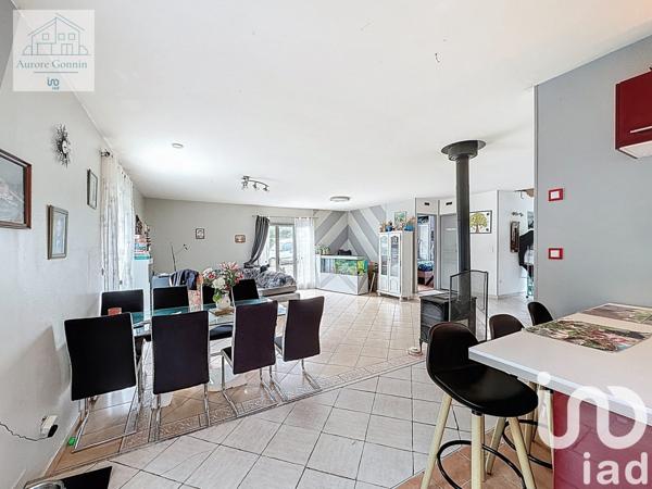 Maison 4 pièces de 115 m² à Lucenay-lès-Aix (58380)