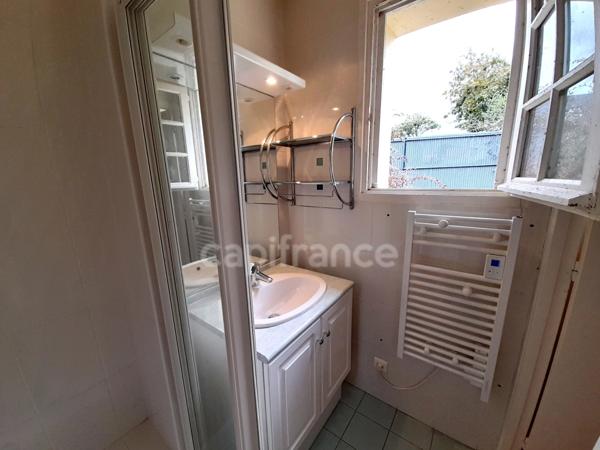 Maison à vendre sur sous-sol total - secteur Plogonnec - Surface habitable 134 m2 - 6 pièces- 4 chambres - 1 bureau- véranda- jardin-parcelle de 2794 m2