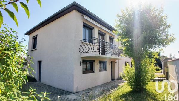 Maison traditionnelle 7 pièces de 150 m² à Bonson (42160)