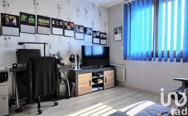 Maison traditionnelle 7 pièces de 150 m² à Bonson (42160)