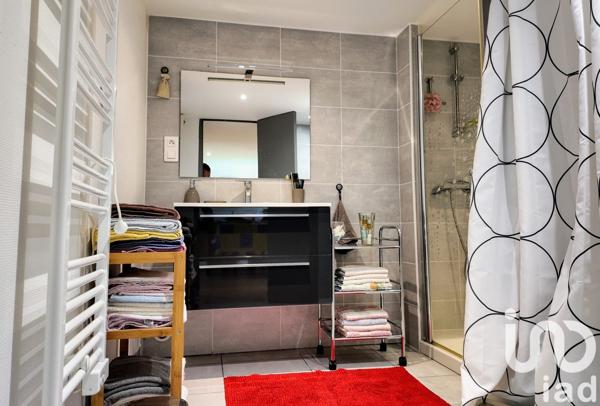 Maison traditionnelle 7 pièces de 150 m² à Bonson (42160)