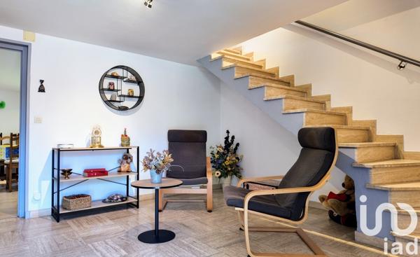 Maison traditionnelle 7 pièces de 150 m² à Bonson (42160)