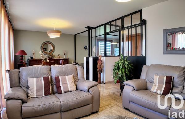 Maison traditionnelle 7 pièces de 150 m² à Bonson (42160)